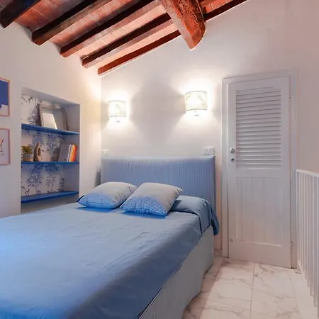 דירה La Reggia - 5min From The Sea & Bike פורטה דיי מארמי